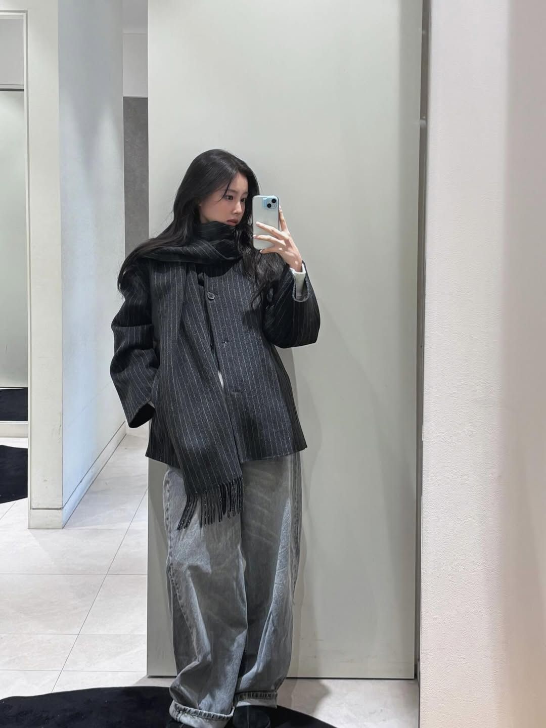 강혜원 | 인스타그램 @hyemhyemu