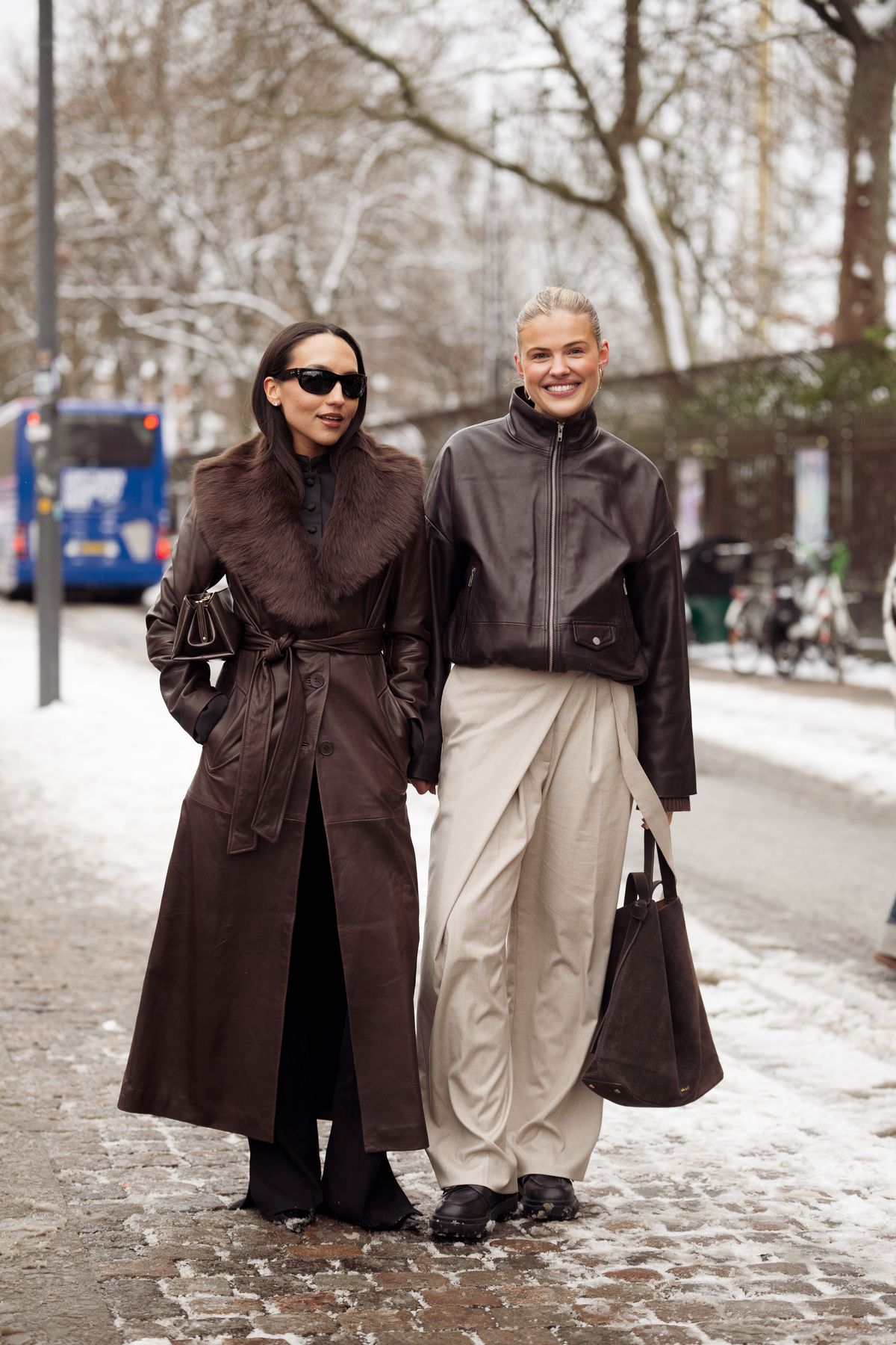 갈색 코트를 입은 해외 스트릿 사진. Photo by Raimonda Kulikauskiene/WireImage