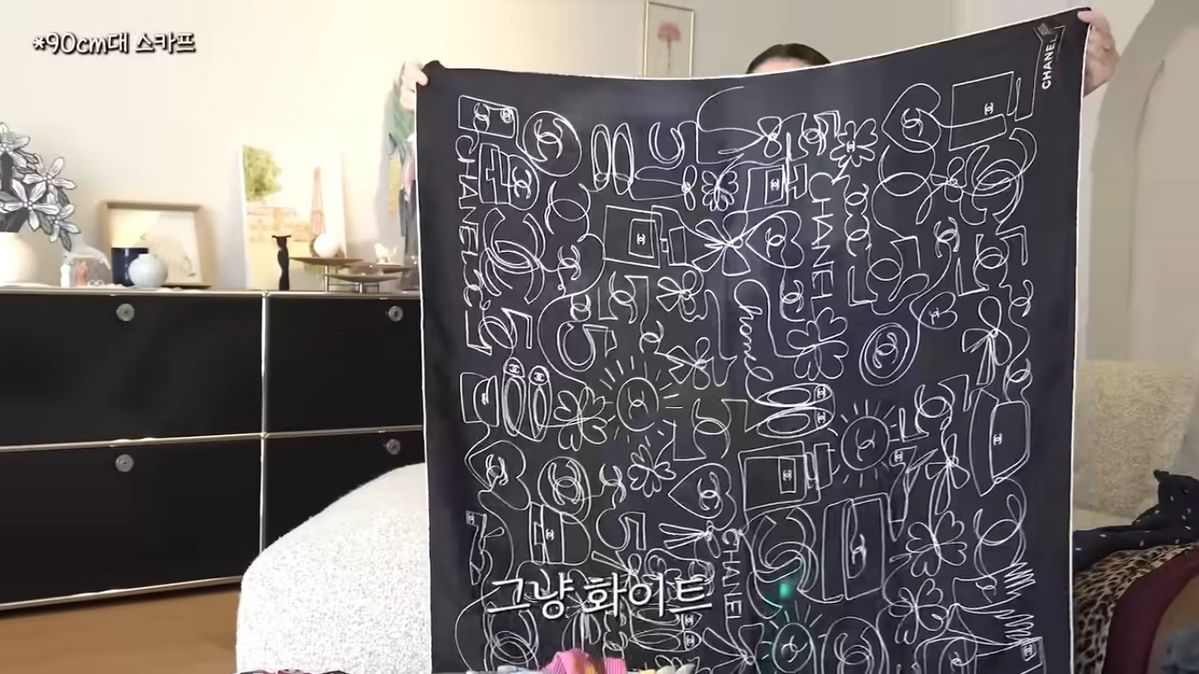 장윤주 스카프 패션 | 유튜브 <윤쥬르 장윤주>