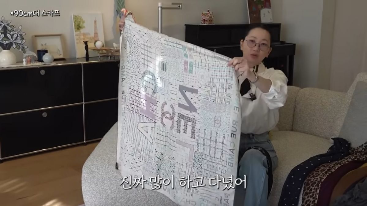 장윤주 스카프 패션 | 유튜브 <윤쥬르 장윤주>