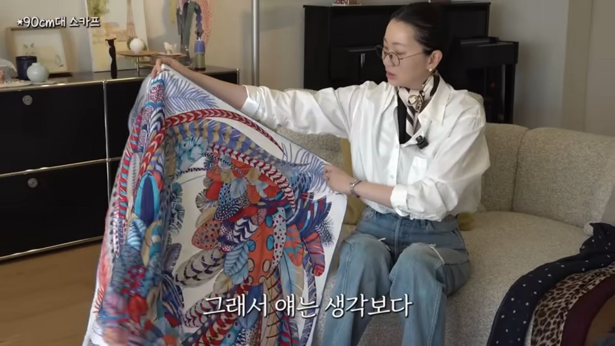 장윤주 스카프 패션 | 유튜브 <윤쥬르 장윤주>