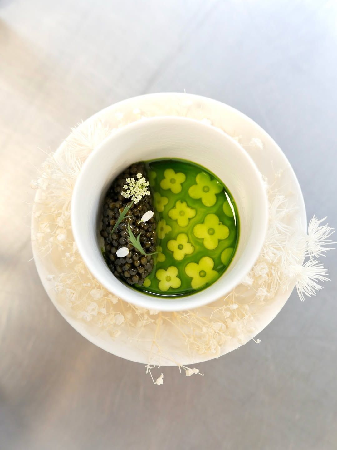 A50B 1위를 수상한 아토믹스 팀의 요리를 맛볼 수 있는 제이피 앳 루이비통. 인스타그램 @jparkato