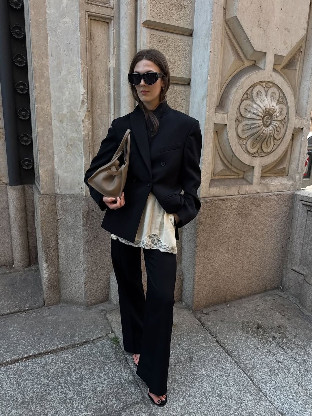 슬립 드레스 With 블레이저 | 인스타그램 @oliviasshoppingdiary