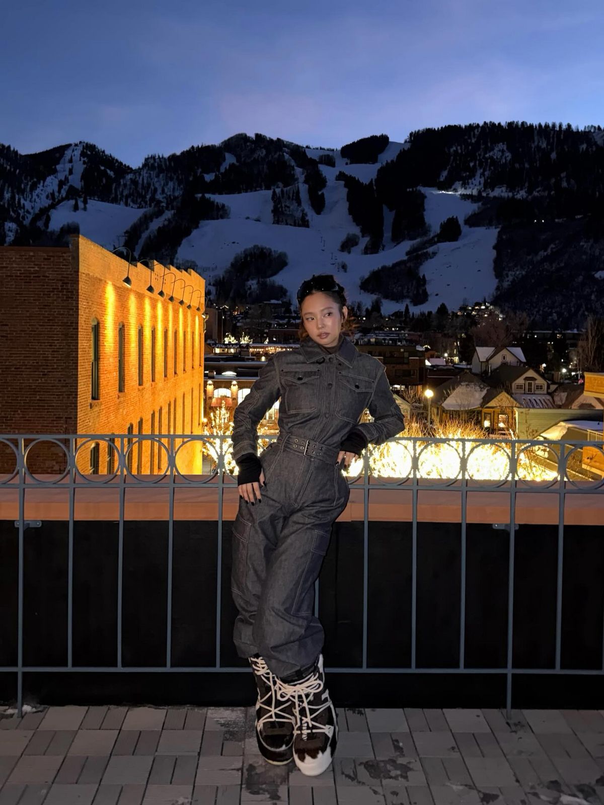 제니의 청청 룩. 인스타그램 @jennierubyjane 