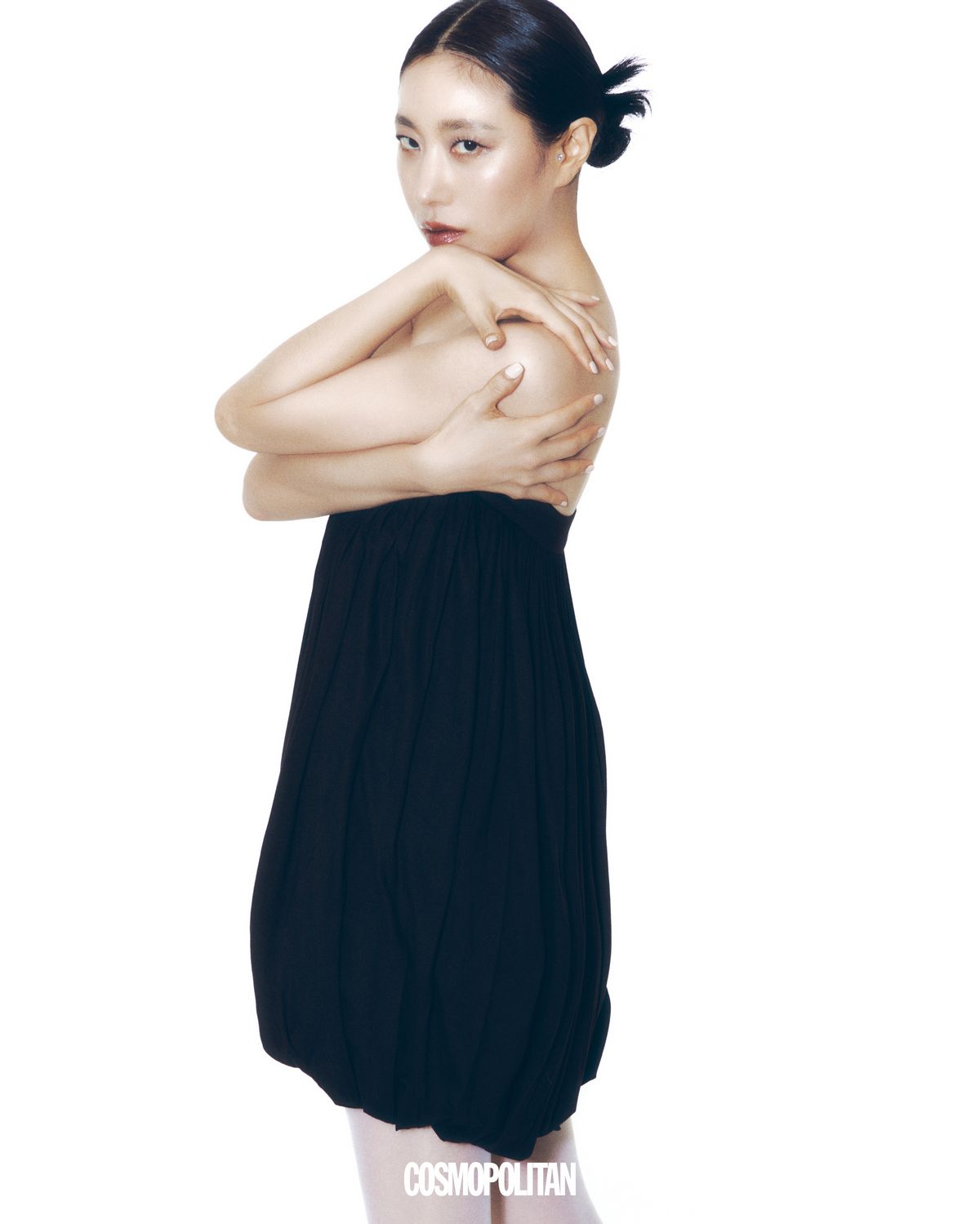 드레스 Nicklas Skovgaard. 스타킹 스타일리스트 소장품.