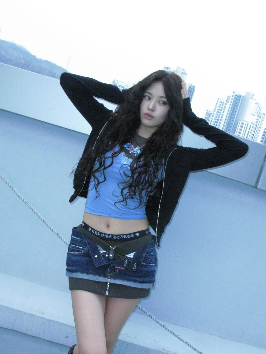 안유진의 새깅 룩. 인스타그램 @_yujin_an