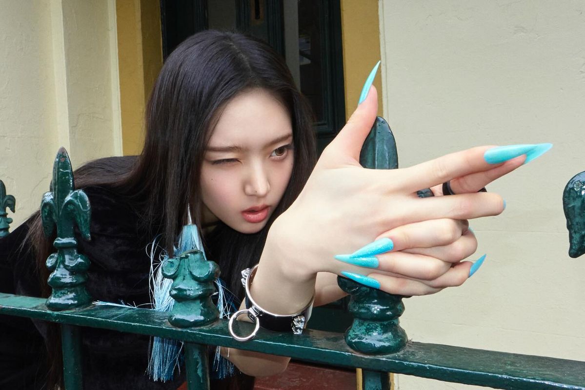 이솔의 민트 룩. 인스타그램 @kiiikiii.official