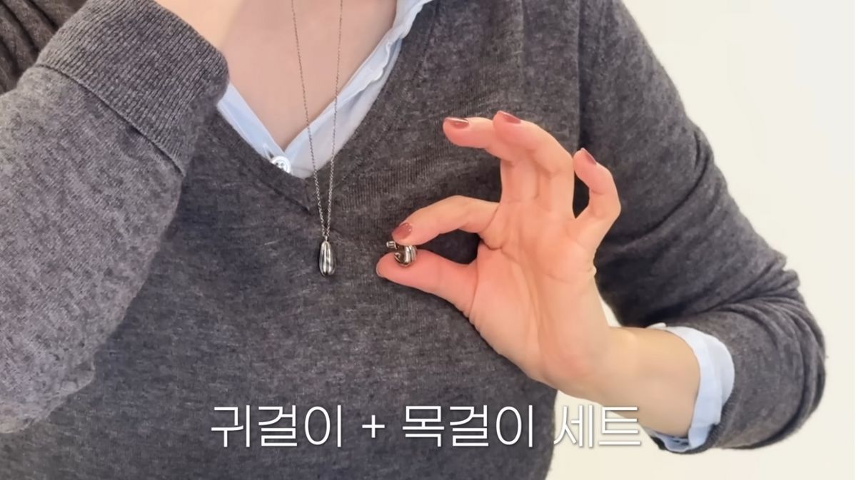 윤승아 귀걸이 | 유튜브 <승아로운>