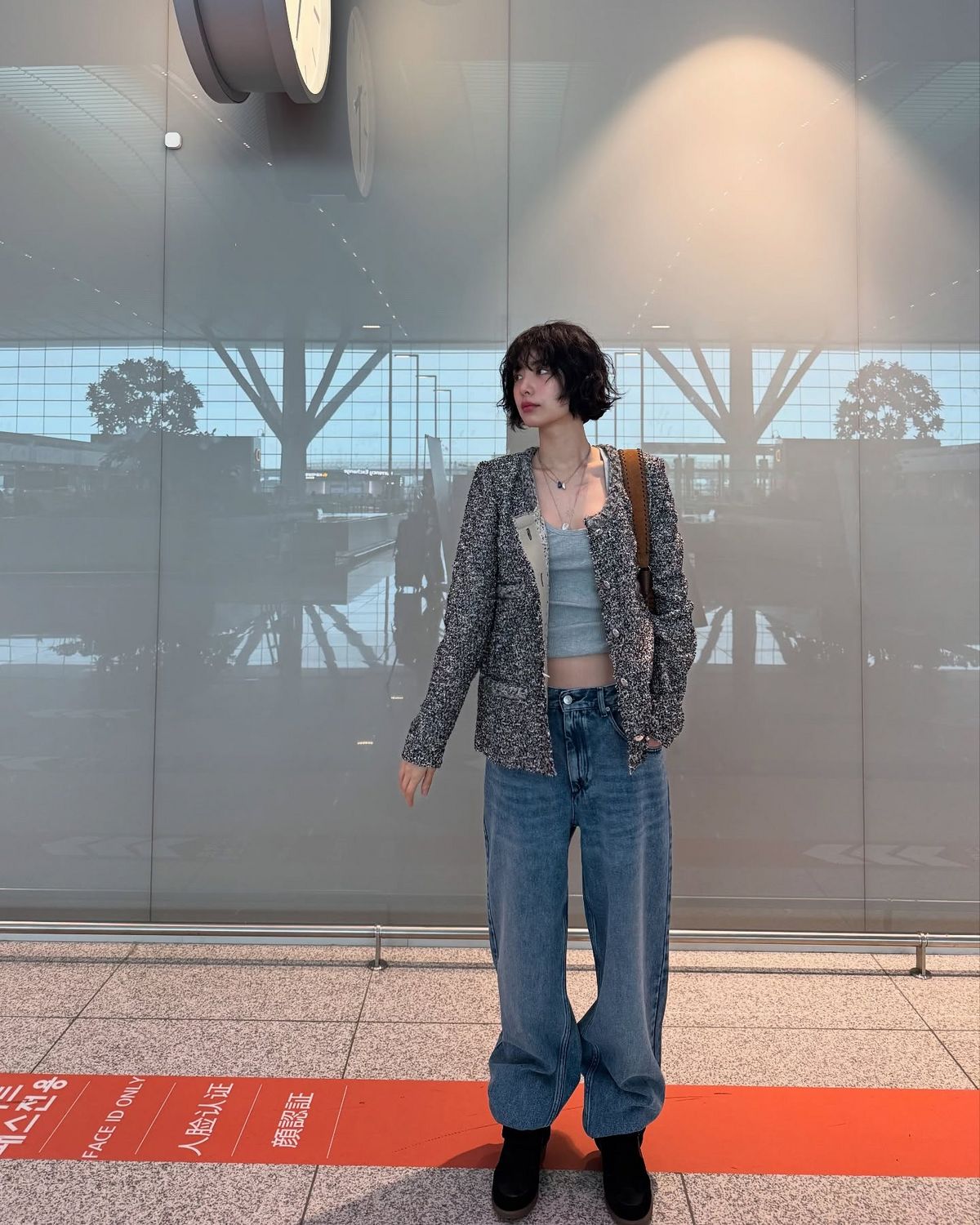 나나의 웨지 슈즈 스타일링. 인스타그램 @jin_a_nana