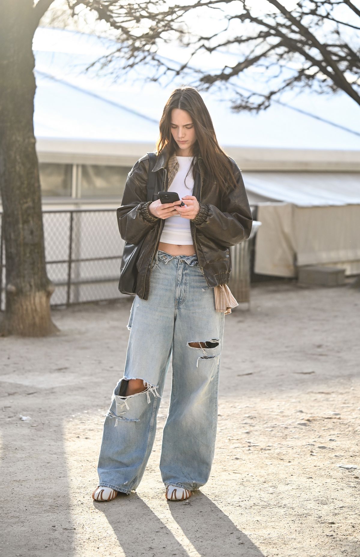 가죽 재킷을 입는 다양한 방법. 사진 게티 이미지