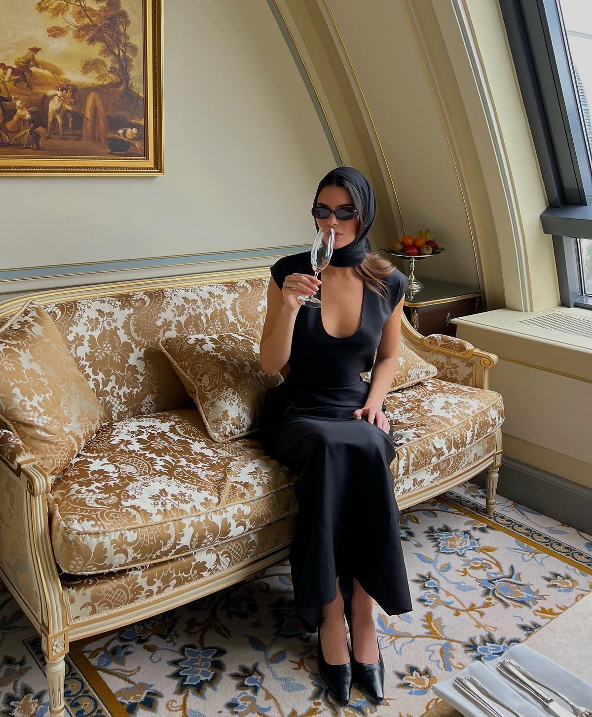 블랙 드레스 | @kendalljenner