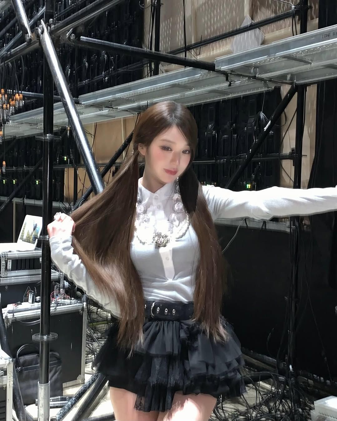 장원영 티어드 스커트 | 인스타그램 @for_everyoung10