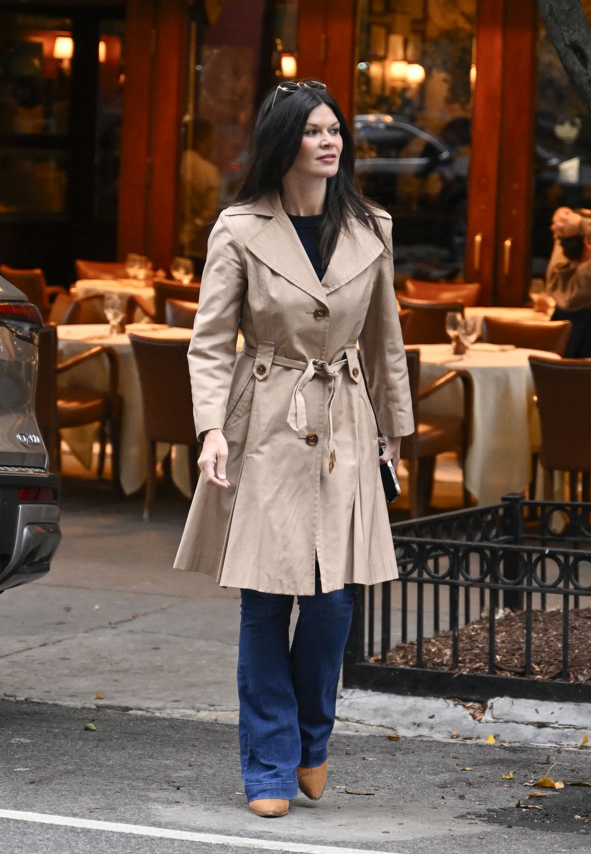 부츠 컷 데님 팬츠 | 출처 게티 이미지