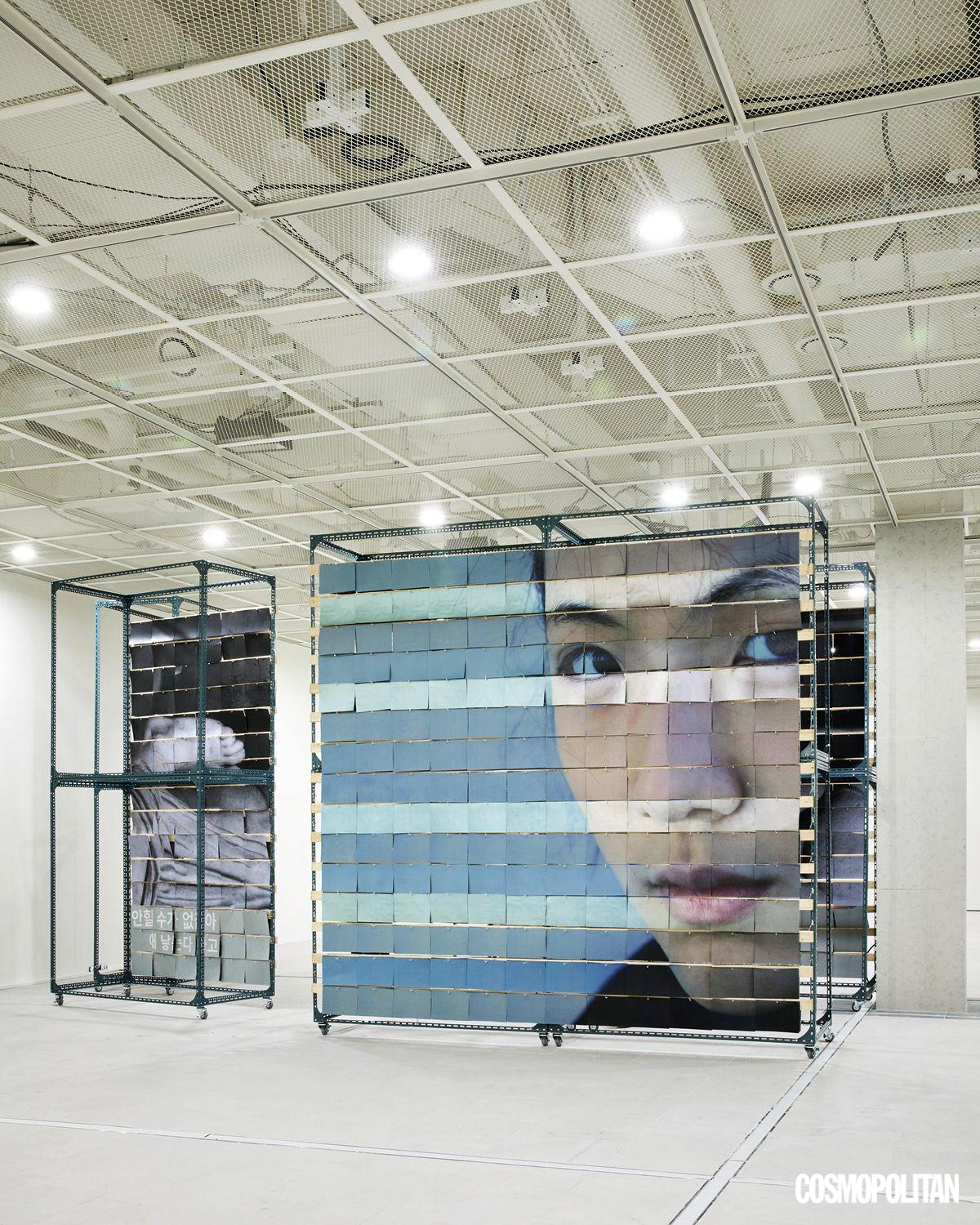 조현진, 하지민 <밤짐승 놀이패>작품 준비에 한창인 전시실의 모습.