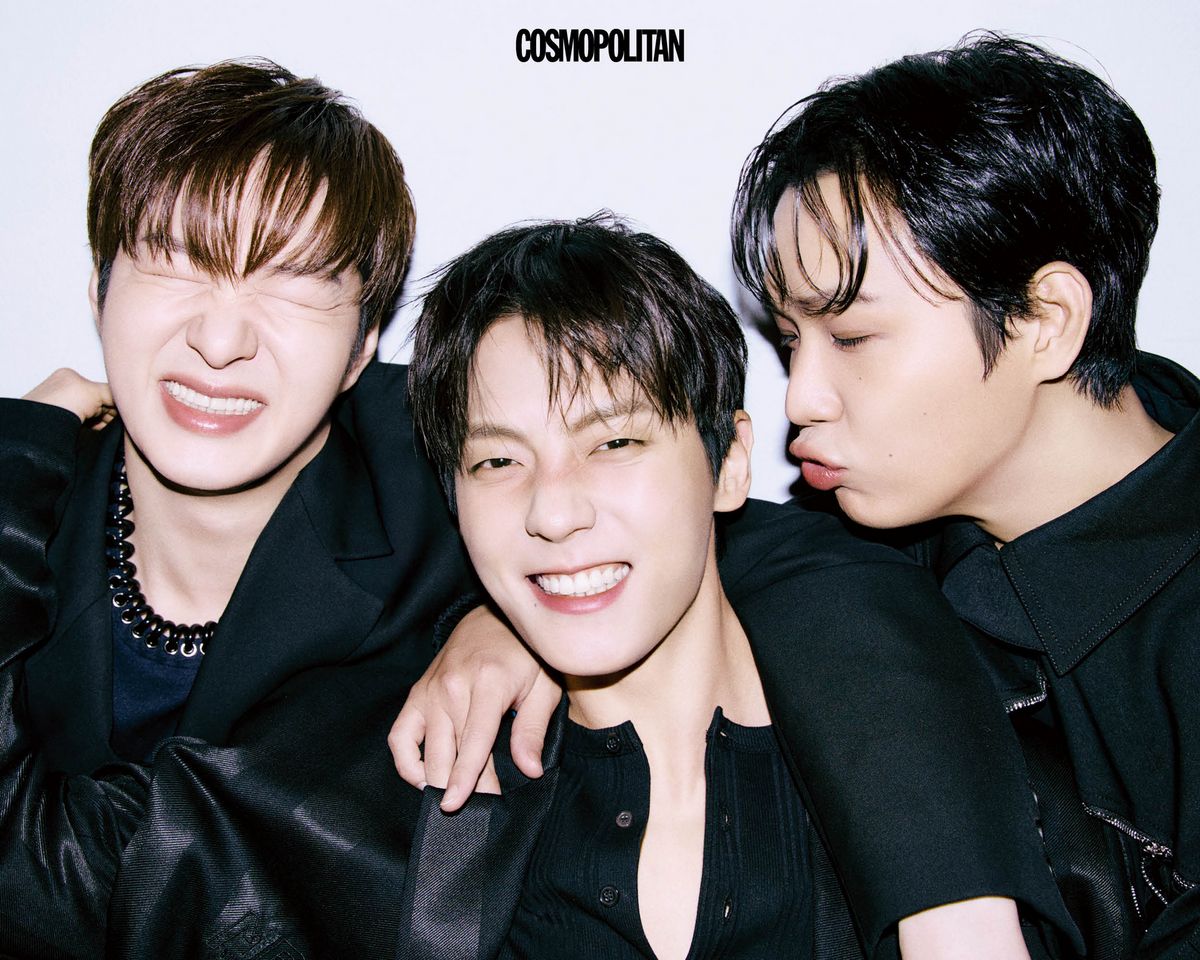 (왼쪽부터, 이창섭)재킷 Egonlab. 이너 톱 Neu_in. (이민혁)재킷 Martin Rose. 이너 톱 스타일리스트 소장품. (임현식)재킷 Staffonly by Aderkuver.