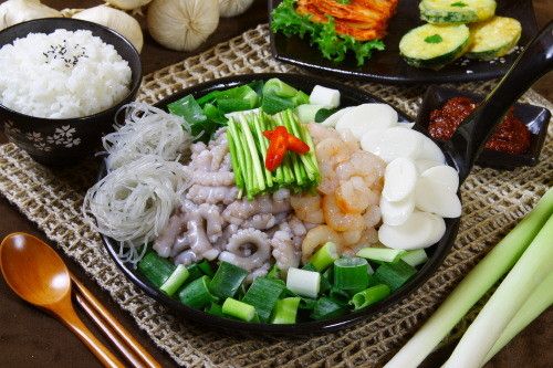 고소한 곱창, 쫄깃한 낙지, 탱글한 새우를 매콤하게 즐길 수 있는 낙곱새 맛집 개미집. 사진 네이버 지도 개미집 서면본점 업체 등록 사진