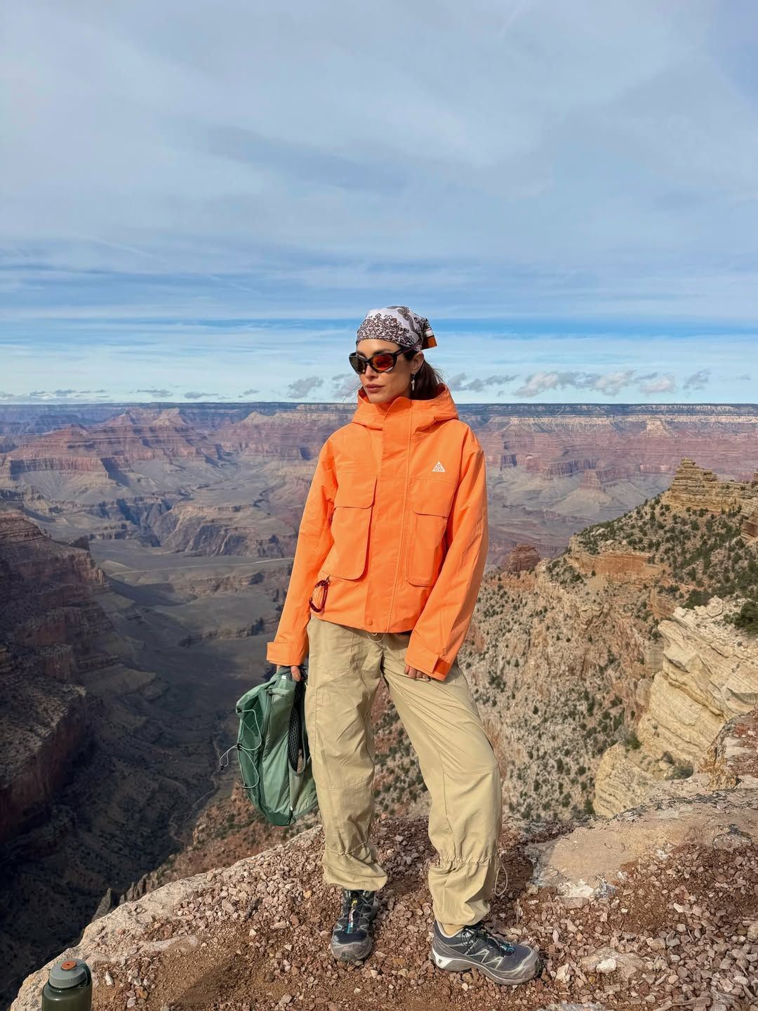 컬러 바람막이 | 인스타그램 @alexgoldman