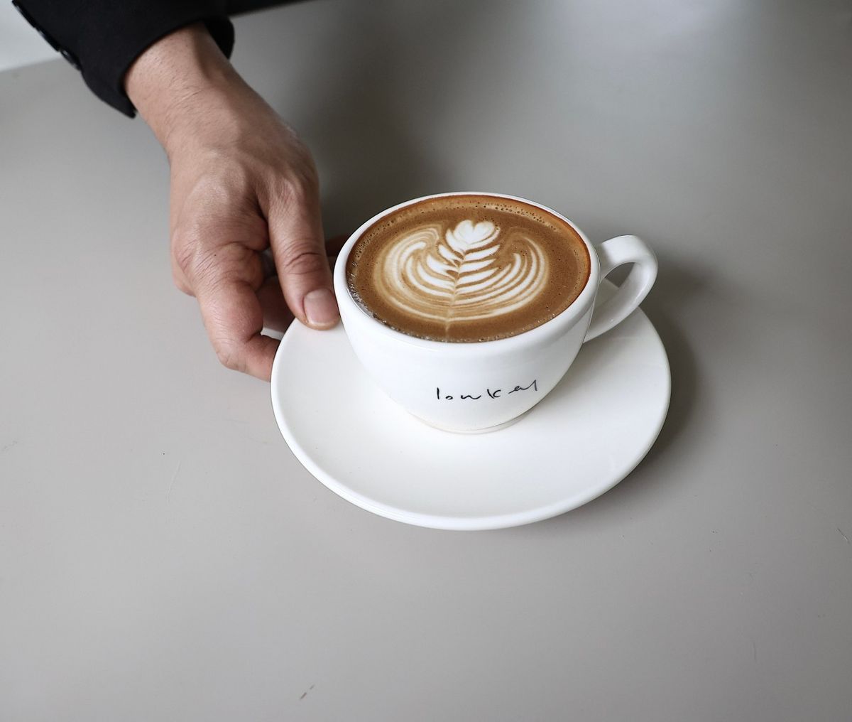 로우키에서는 본인들만의 방식으로 풀어낸 스페셜티 커피 원두의 매력을 느낄 수 있다. 이미지 네이버 지도 로우키 업체 등록 사진