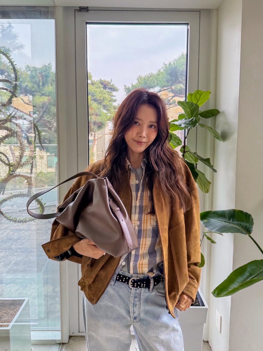 채정안 블루종 패션 | 인스타그램 @chae_jungan 