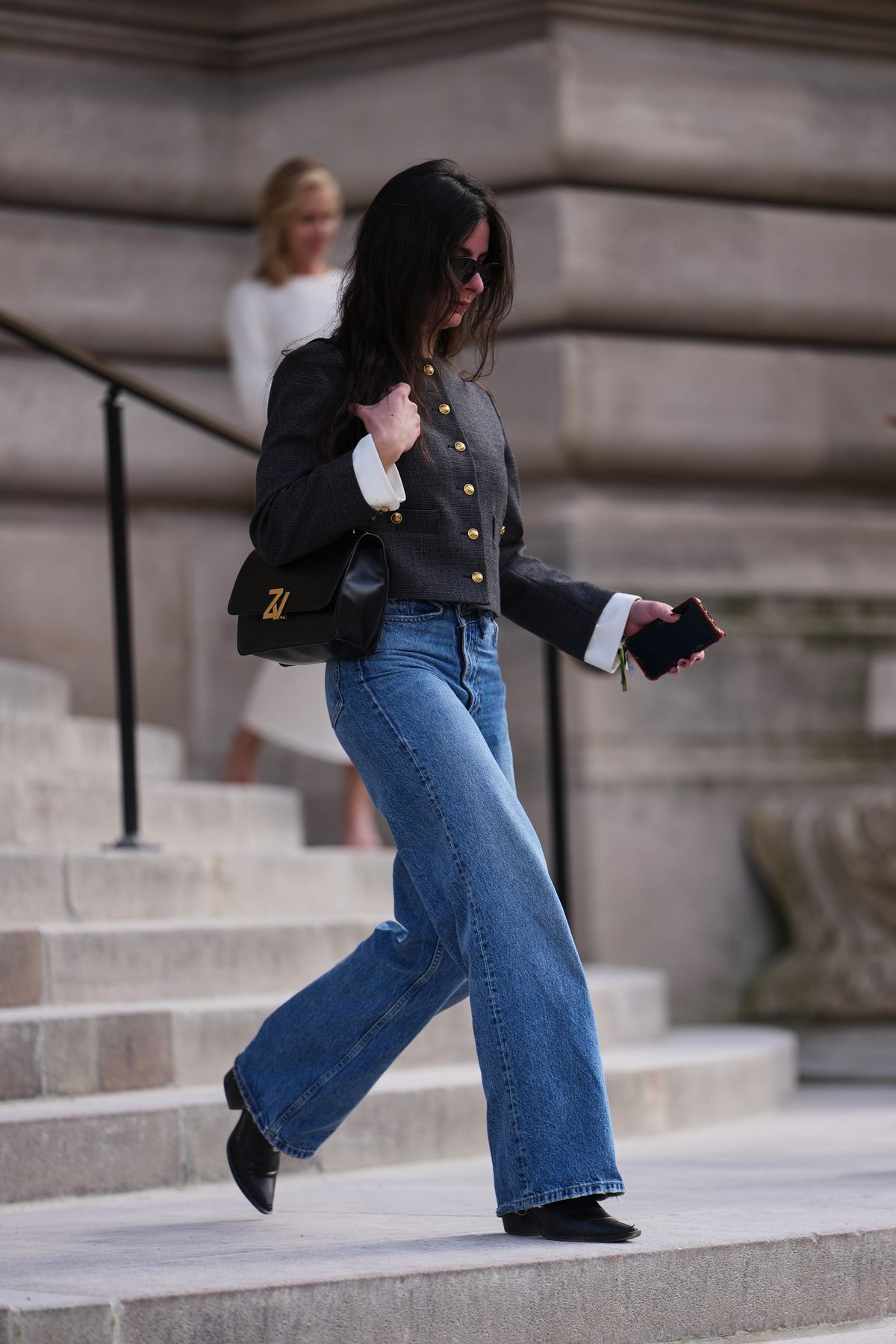 트위드 자켓을 입은 사람들. 사진 게티 이미지.