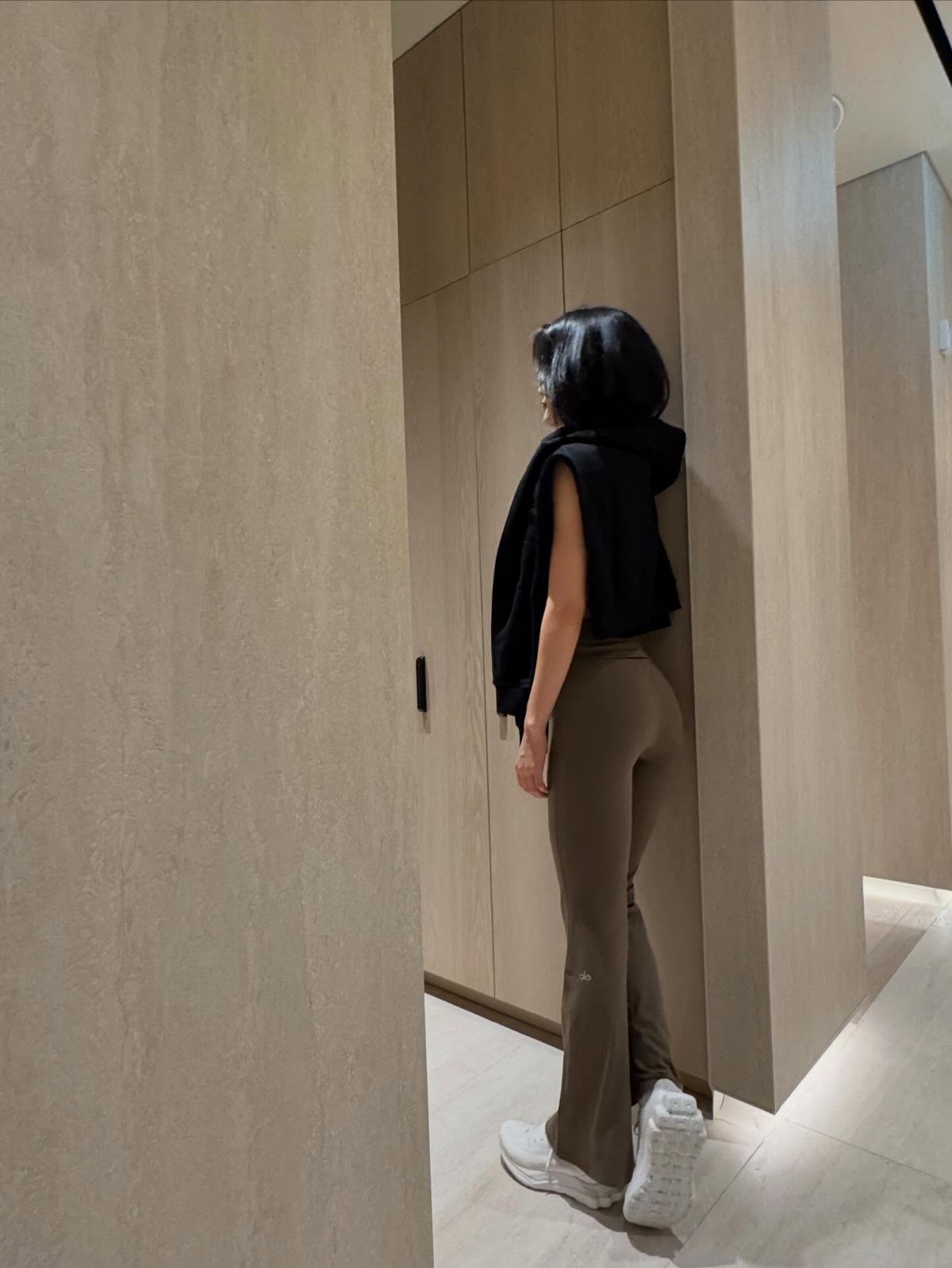 김태리의 부츠컷 레깅스 코디. 인스타그램 @kimtaeri_official