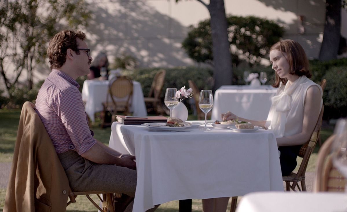 소개팅 부담 없이 다녀오는 법, 영화 ‘HER’ 스틸컷