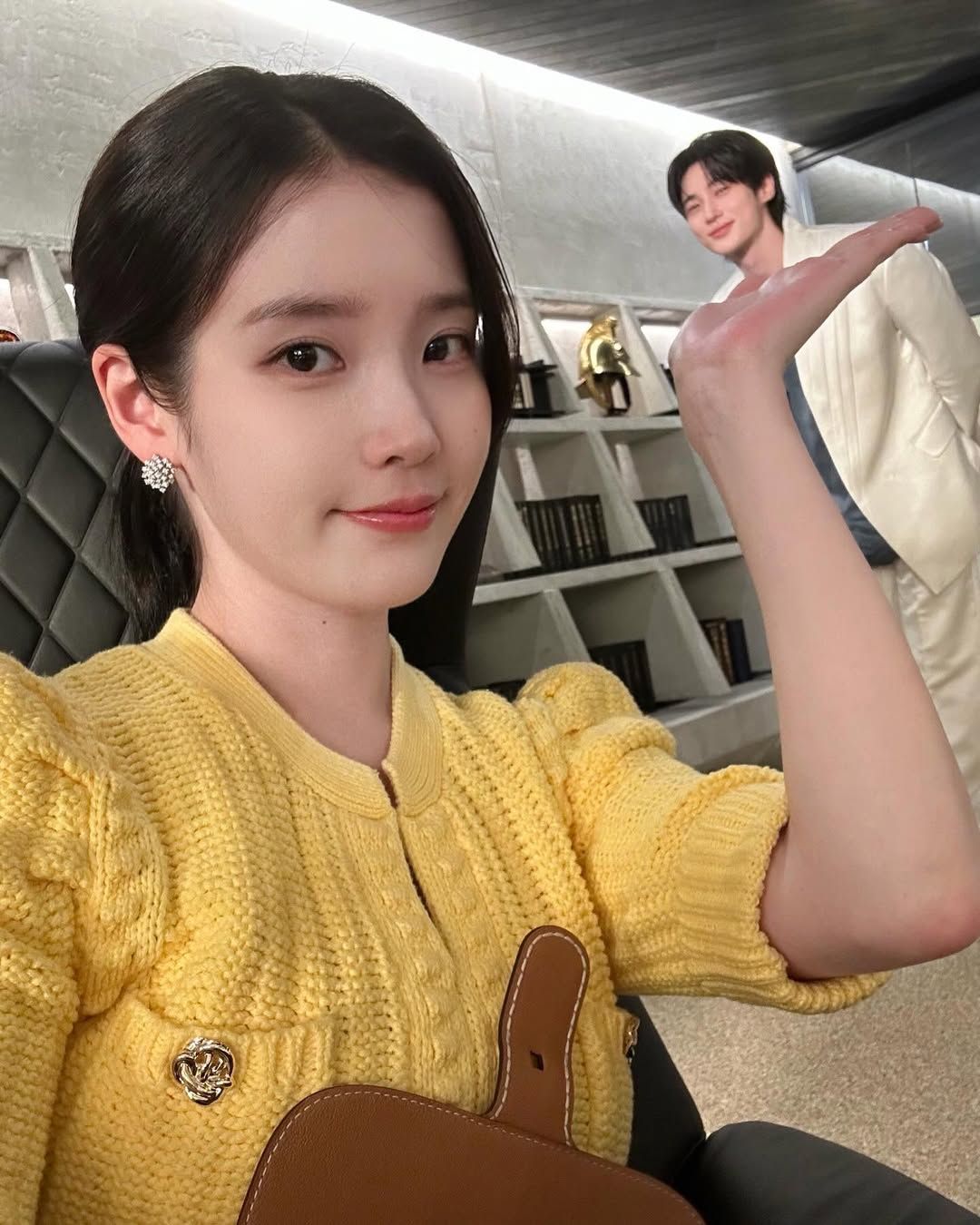 드라마 <21세기 대군부인> 아이유, 변우석 | 인스타그램 @dlwlrma