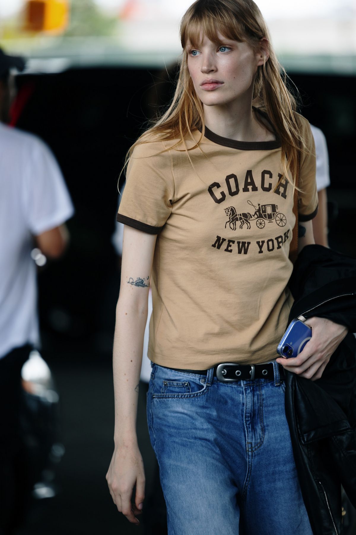 반팔티를 입는 다양한 방법. 사진 아이맥스트리.