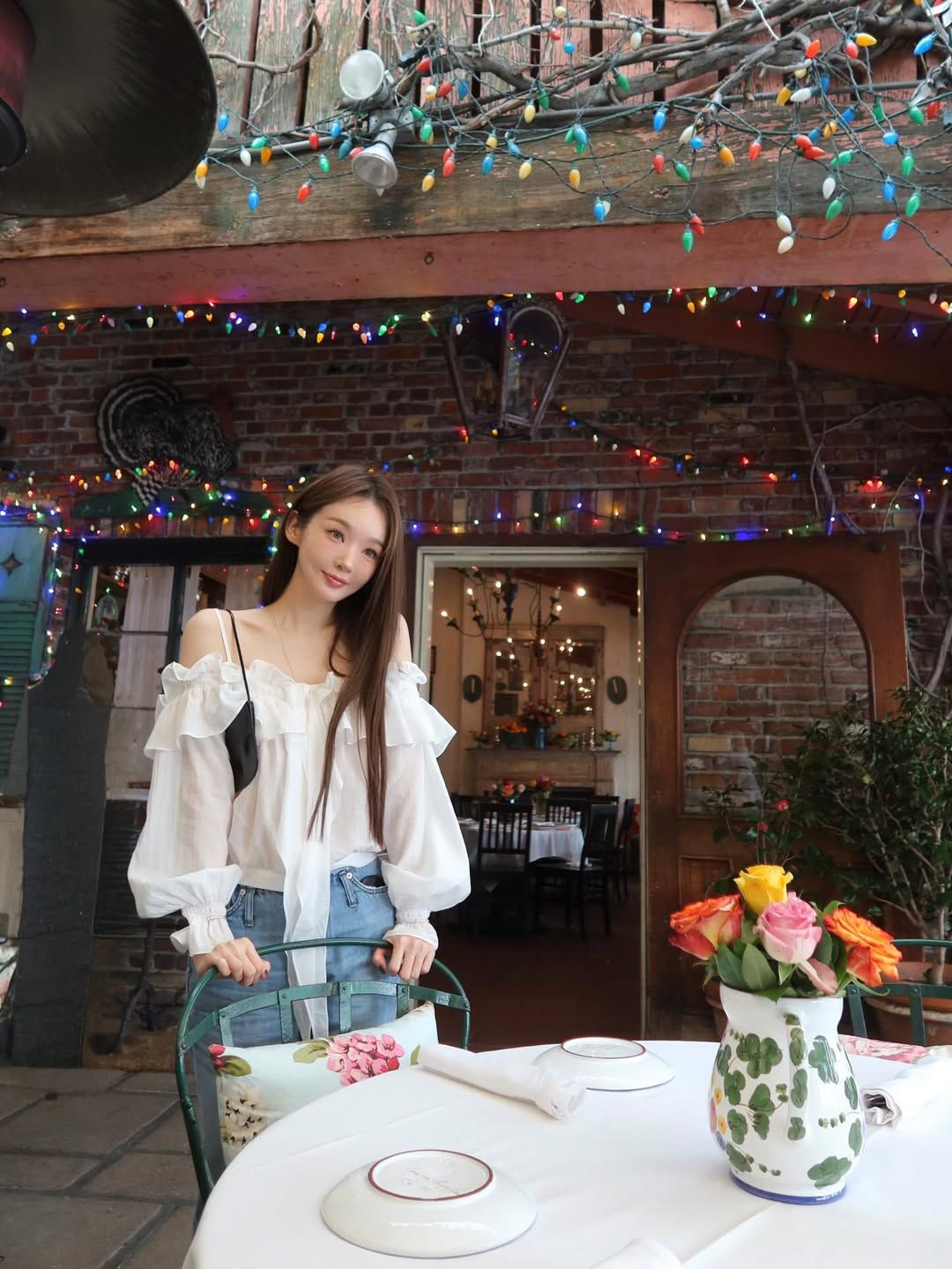 강민경 리본 블라우스 | 인스타그램 @iammingki