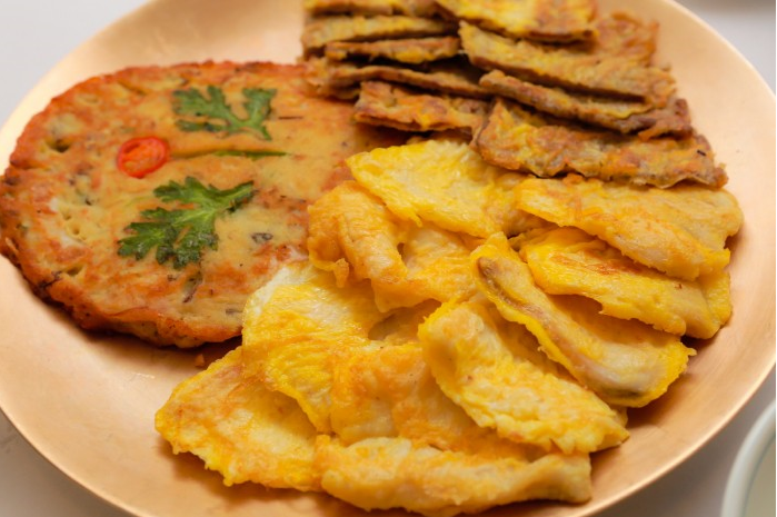 이북식 만두를 중심으로 칼국수, 온반, 전, 수육 등 다양한 메뉴를 맛볼 수 있는 ‘깡통만두’. 사진 네이버 지도 깡통만두 업체 등록 사진 