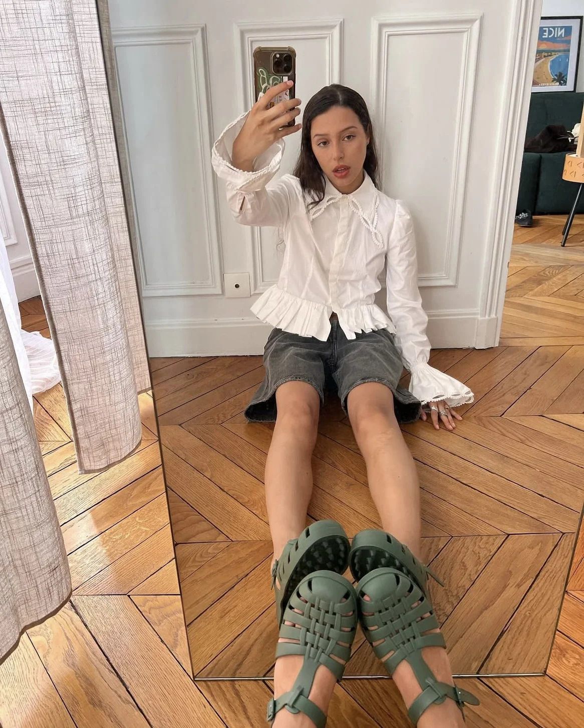 젤리 슈즈 WITH 쇼츠 | 인스타그램 @maina