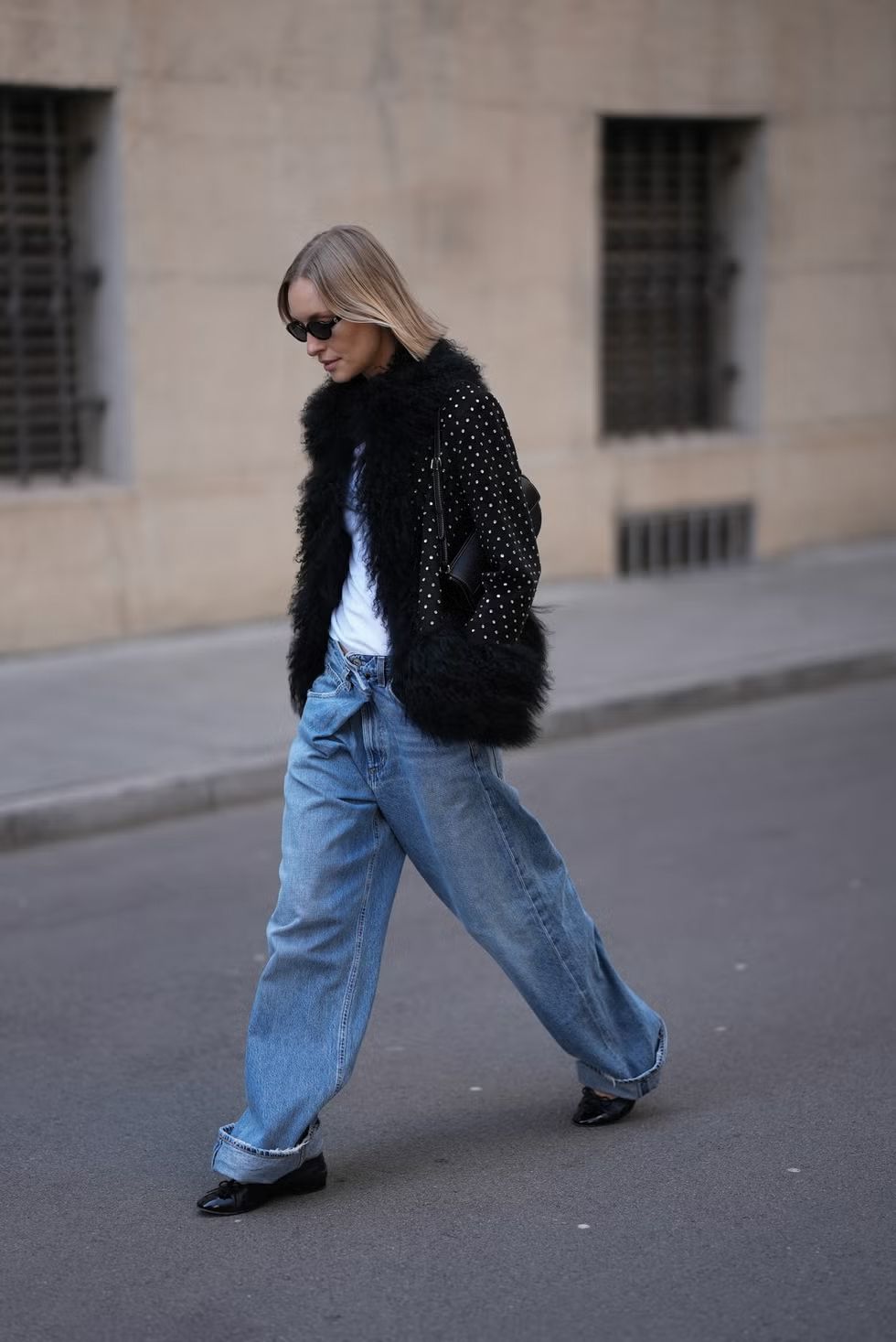 와이드 청바지에 잘 어울리는 자켓 | Edward Berthelot//Getty Images