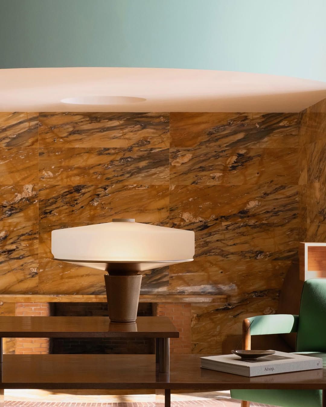 이솝 신제품 조명 '아포제' | 인스타그램 @aesop