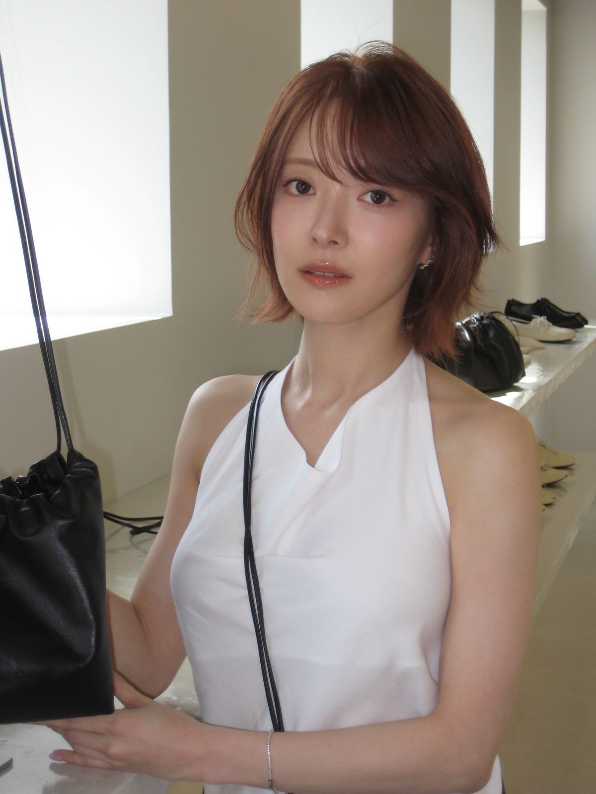 이세영의 홀터넥 코디. 인스타그램 @seyoung_10