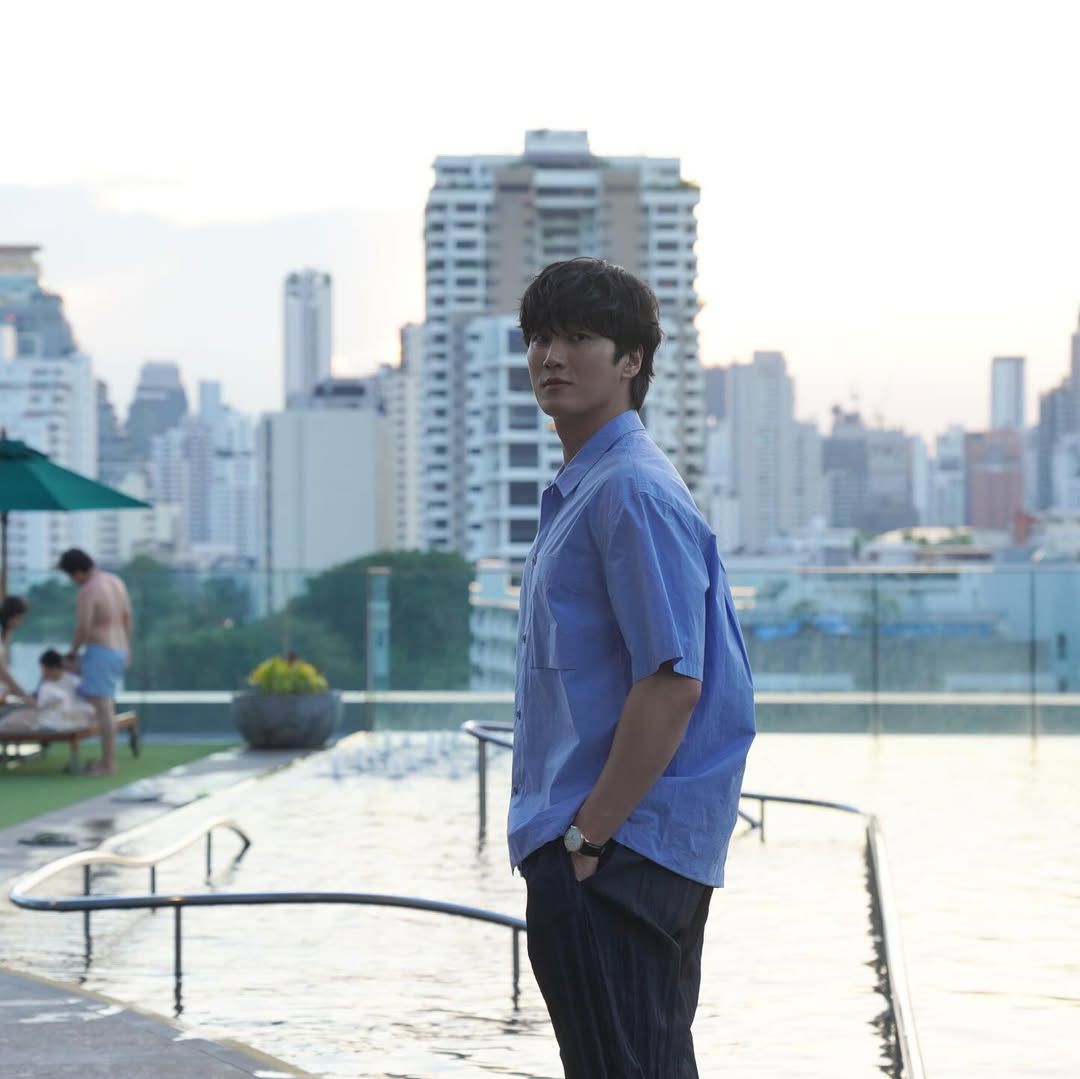 유미의 세포들에 출연한 안보현의 여름 코디. 인스타그램 @bohyunahn