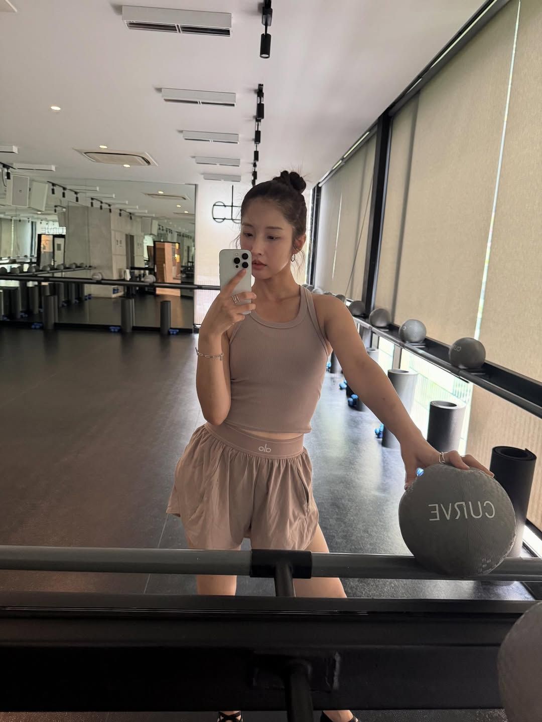 남지현 바레 | 인스타그램 @jihyunilovee