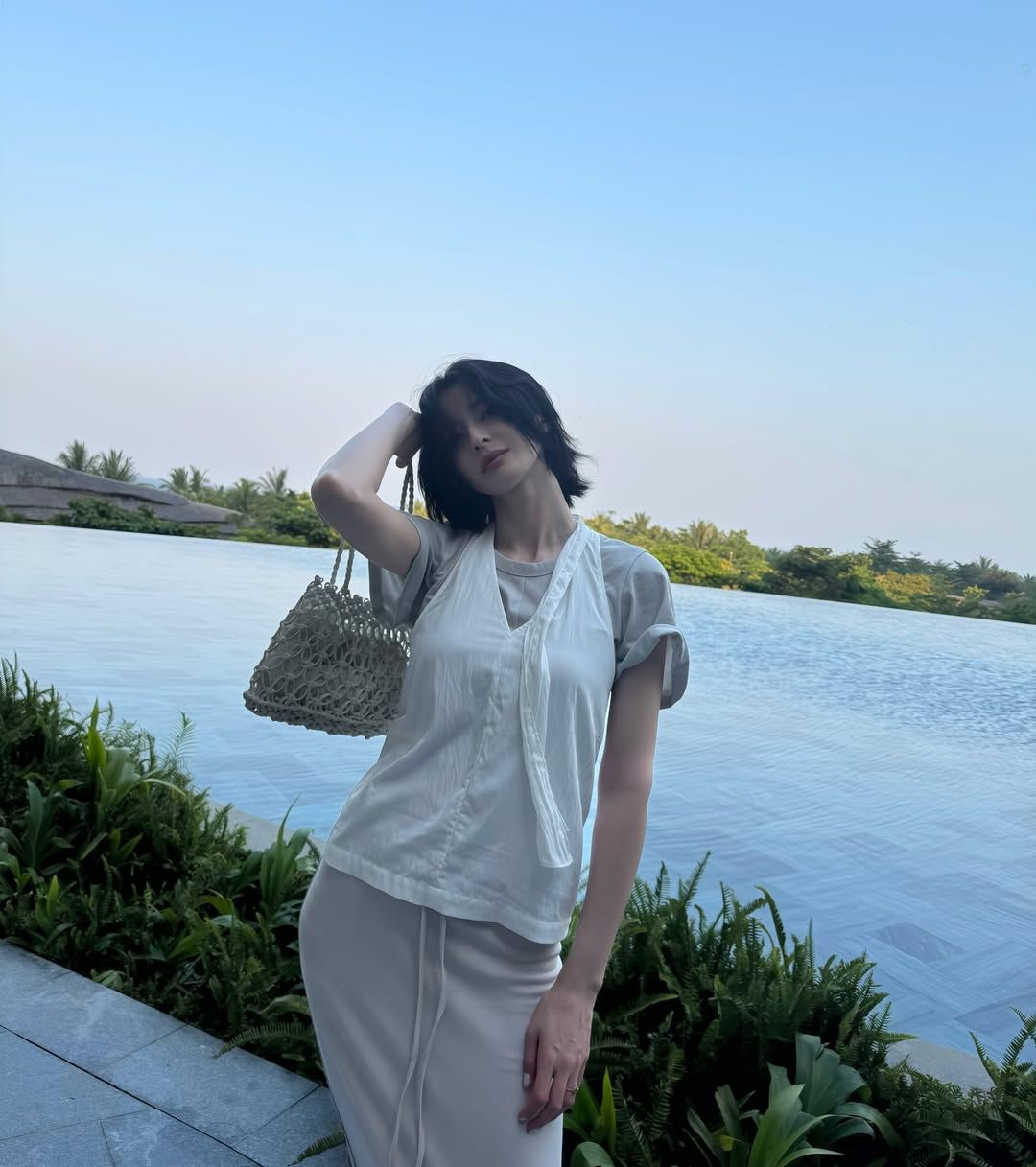 권나라 여행지 패션 | 인스타그램 @hv_nara