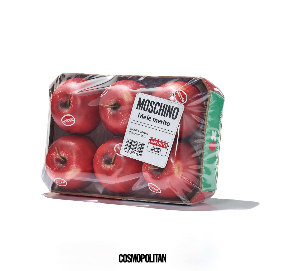 애플 클러치 백 3백53만원 Moschino.