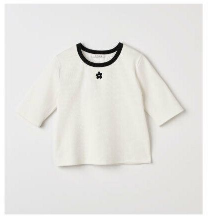 Flower Embroidery T-Shirt - Black