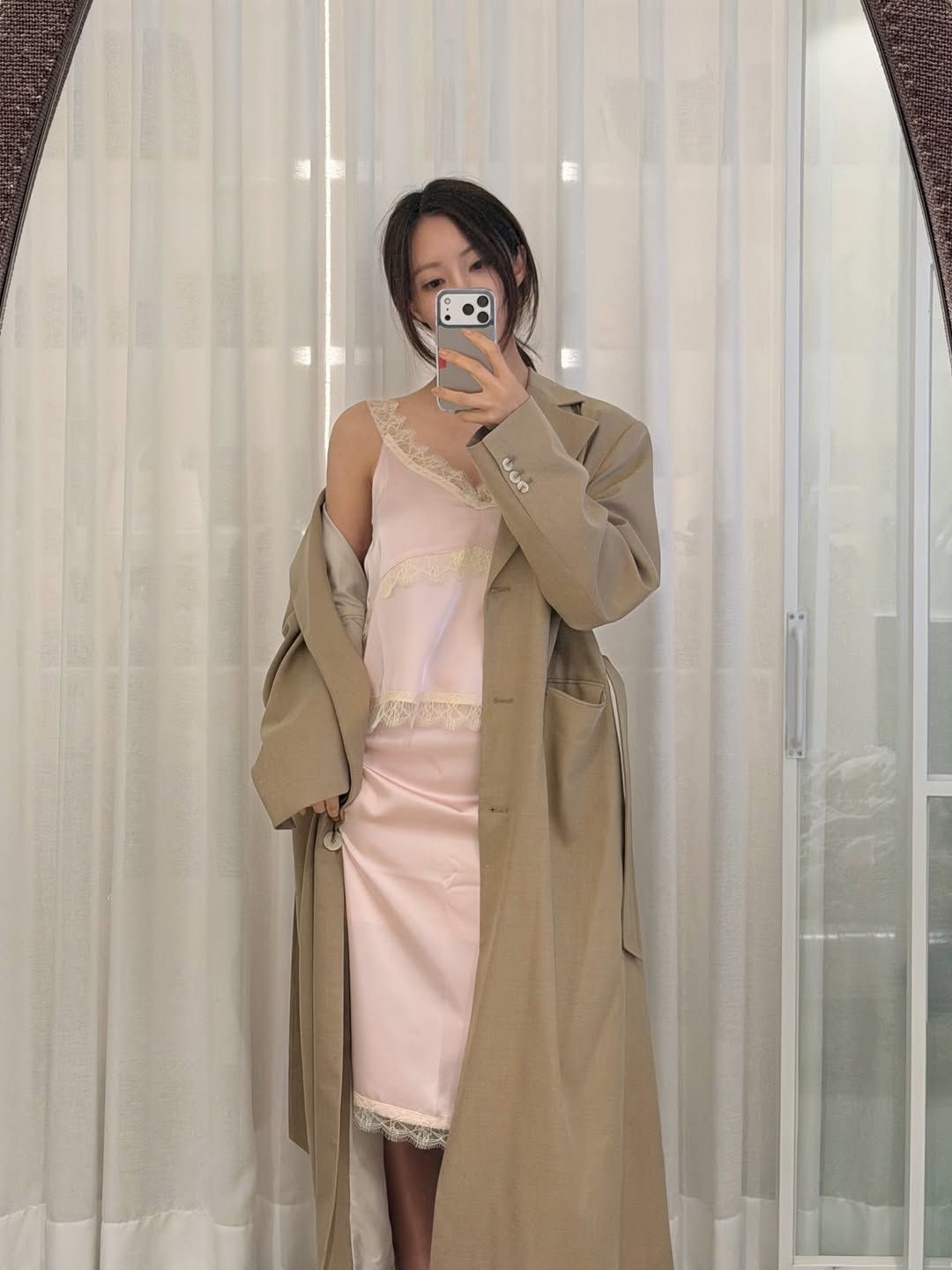 효민 캐미솔 패션 | 인스타그램 @hyominnn