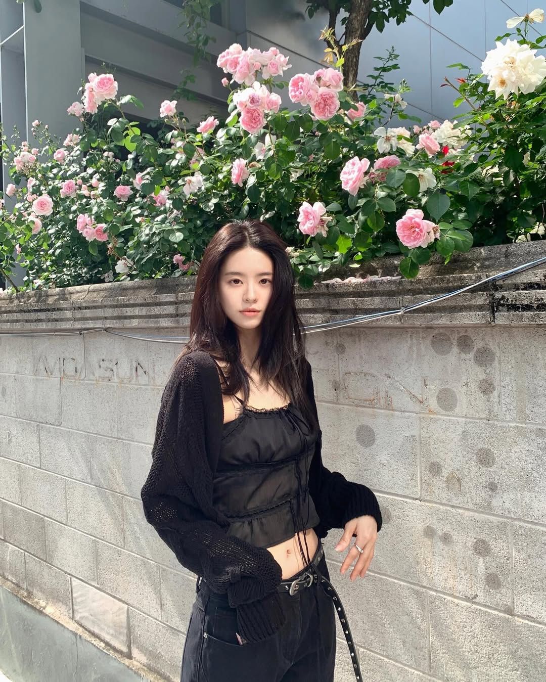 기리고 유세아 역을 맡은 전소영의 여름 데일리룩. 사진 인스타그램 @soyngxo