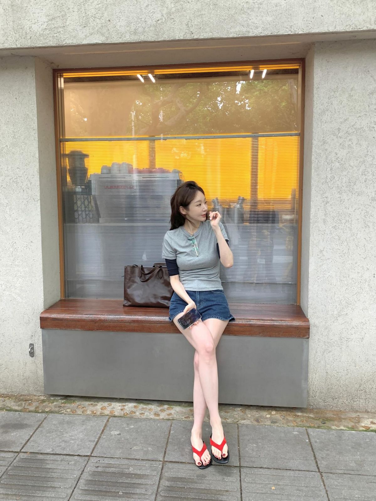 강민경의 청반바지 코디. 인스타그램 @iammingki