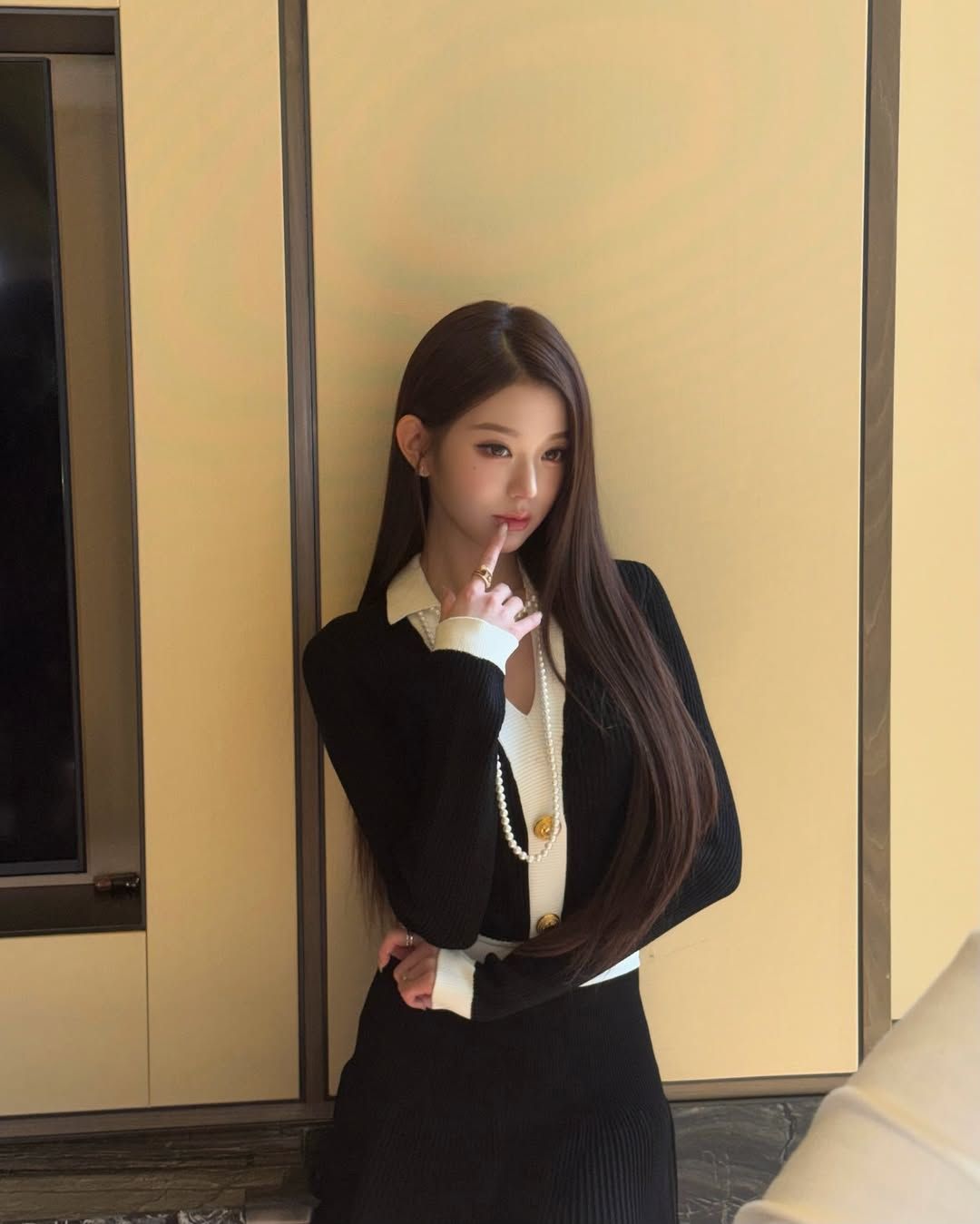 장원영 패션 | 인스타그램 @for_everyoung10