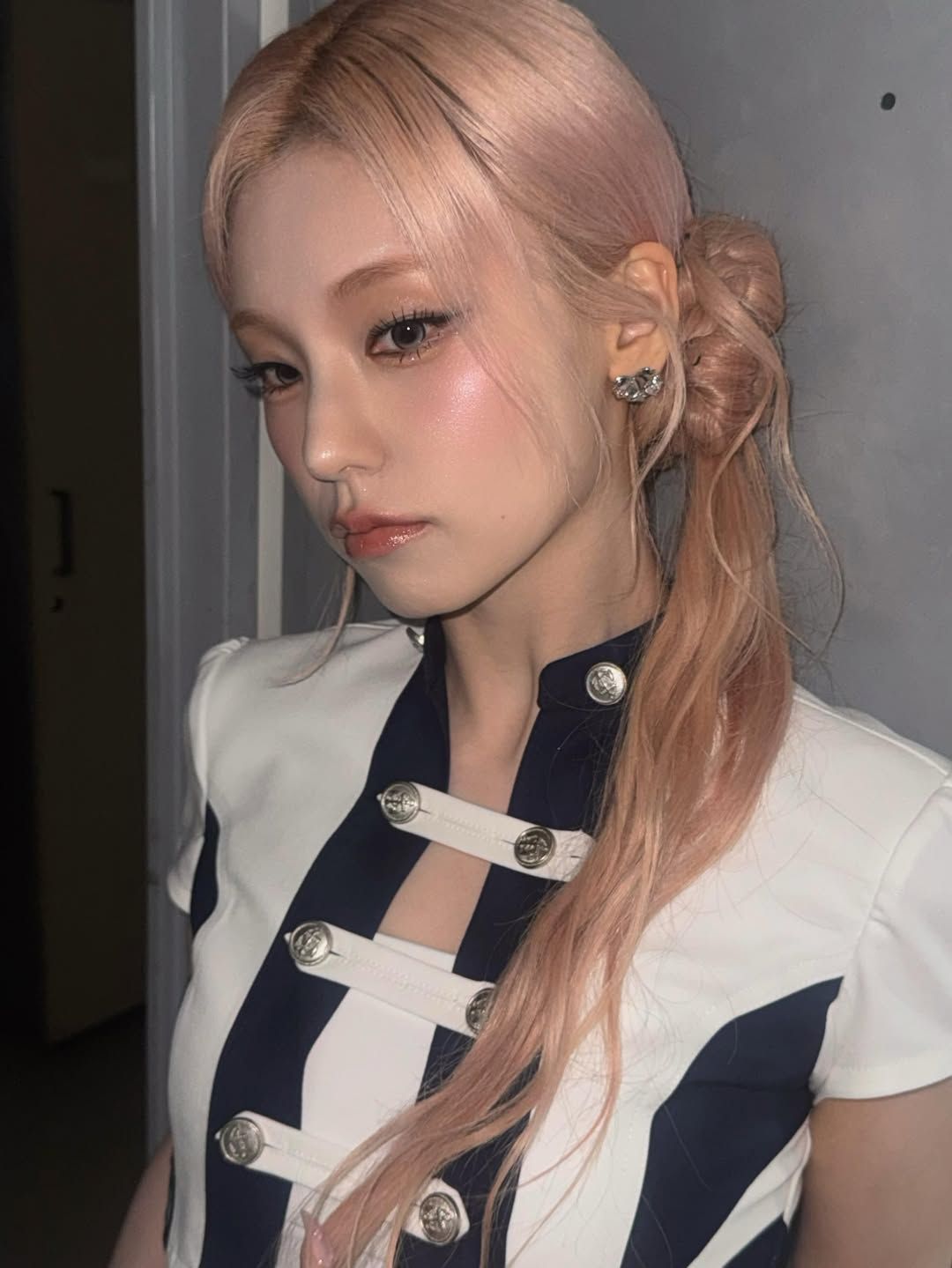 5월 26일 생일을 맞은 있지 예지. 인스타그램 @yezyuzhere