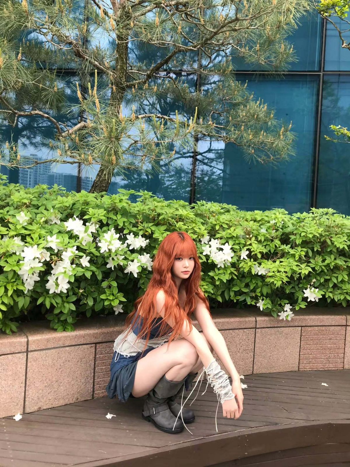 홍은채의 오렌지 레드 헤어. 인스타그램 @hhh.e_c.v