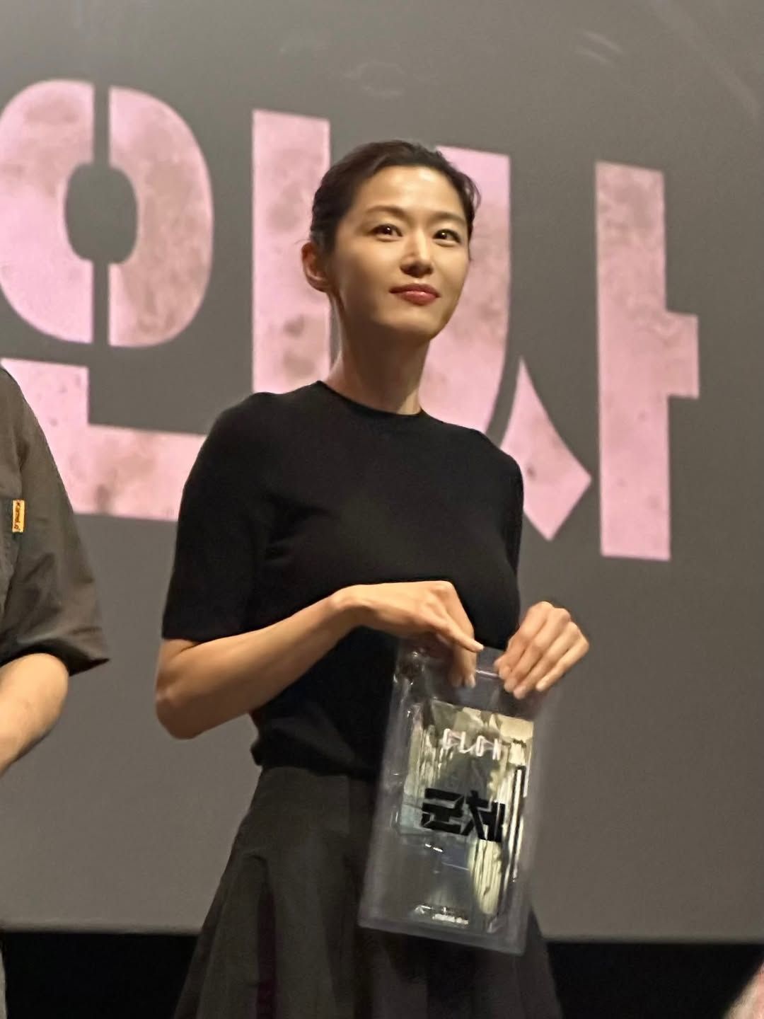 영화 <군체> 무대 인사, 전지현 | 인스타그램 @showbox.movie