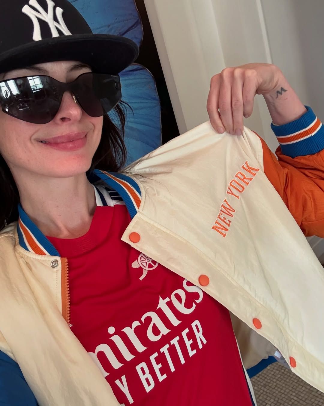앤 해서웨이 NBA 직관 패션 | 인스타그램 @annehathaway