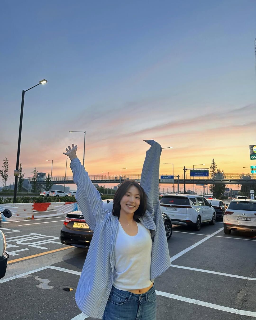 여름에도 긴팔을 포기 못하는 이유! 사진 최미나수 인스타그램 @minadori222