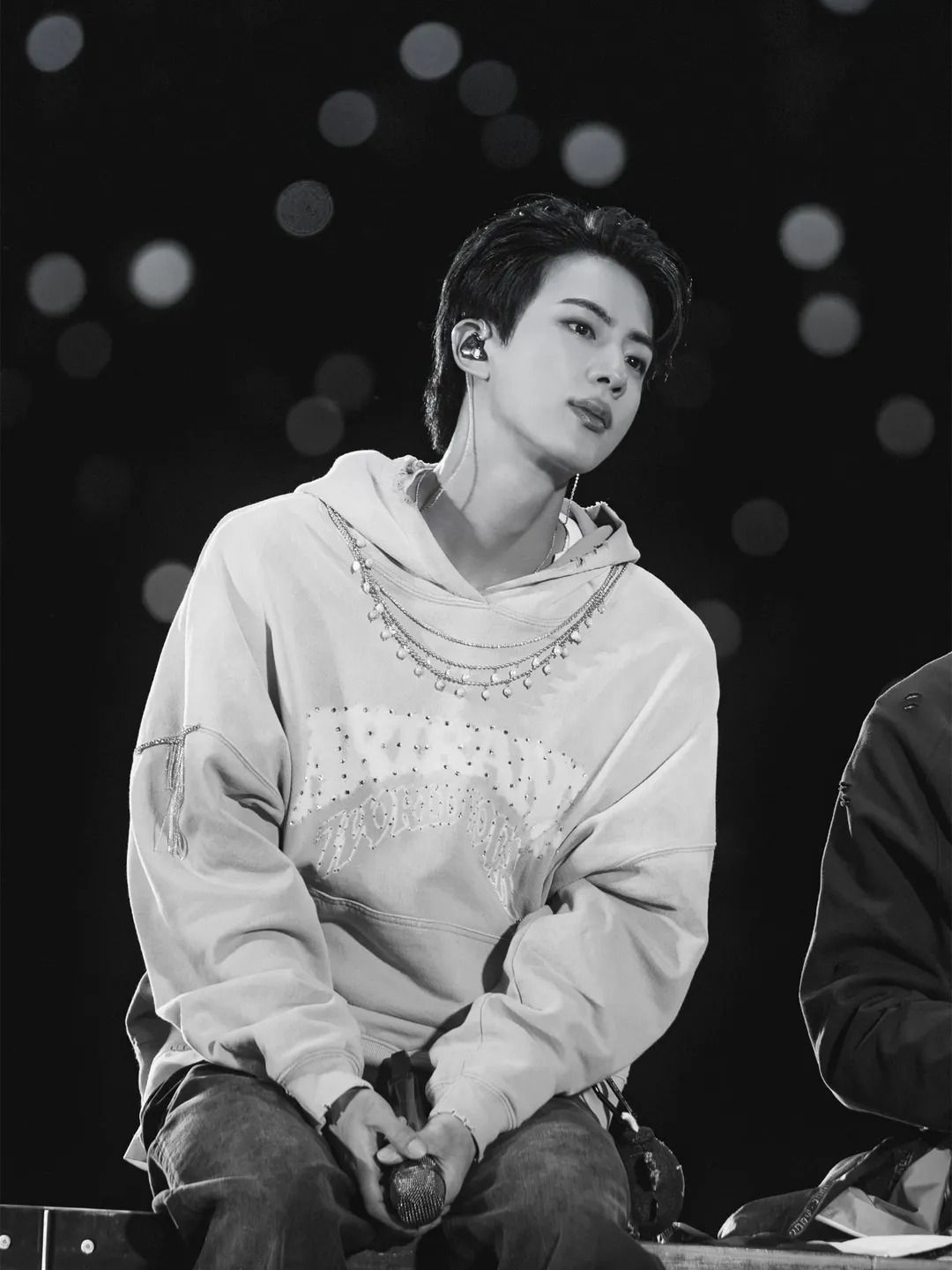 BTS 진 패션 | 인스타그램 @jin, @bts.bighitofficial 