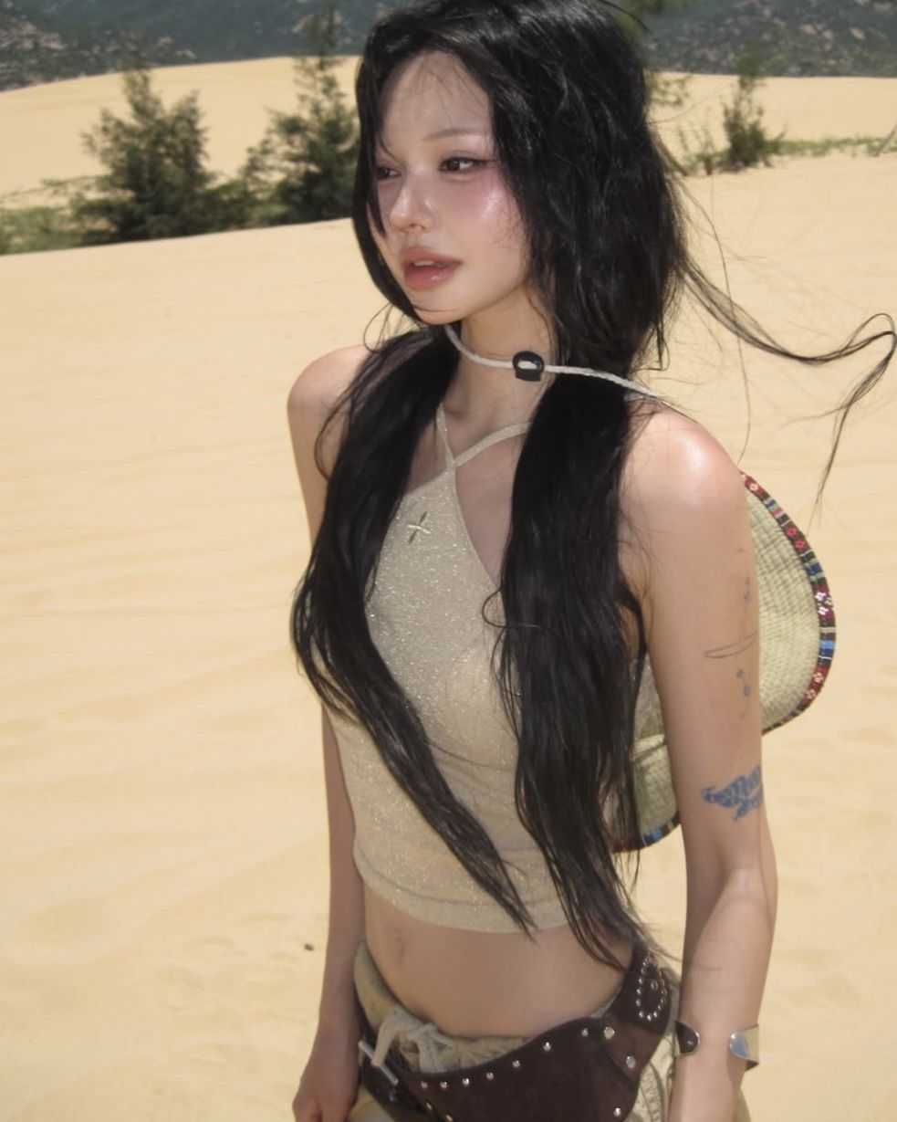 벨트 여름 코디 | 인스타그램 @wo.0z